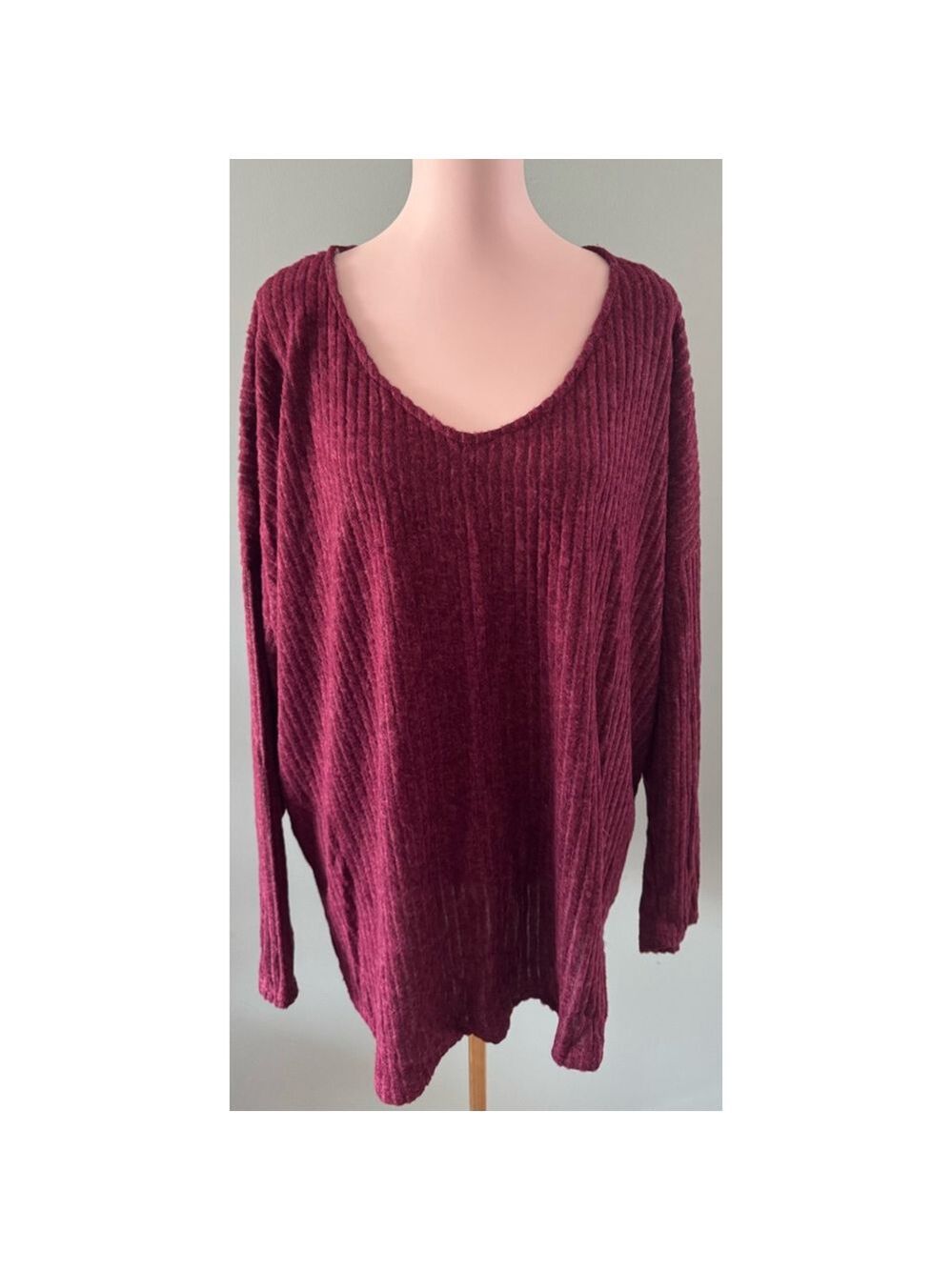 Women's Gee Gee Burgundy V-Neck Top Size 3XL